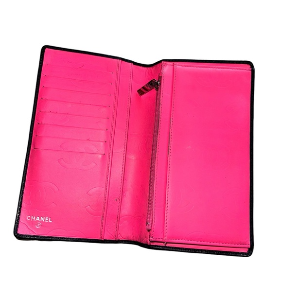 🔥 Authentic Chanel calfskin quilted cambon yen wallet - Picture 2 of 6